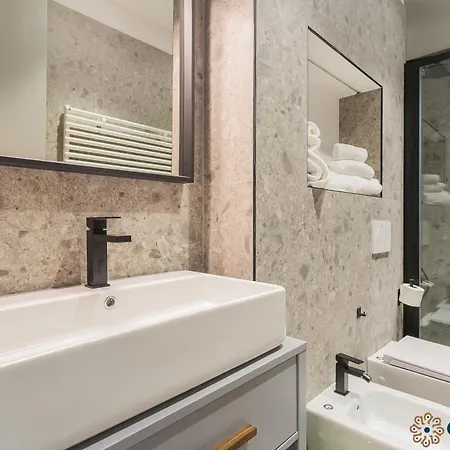 Palazzo Piccinni 97 By Apulia 3* Барі